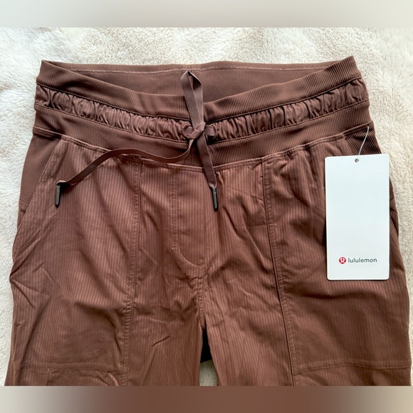 NWT Lululemon Dance Studio Mid-Rise Cropped Pant Java Size 6 - Picture 8 of 11